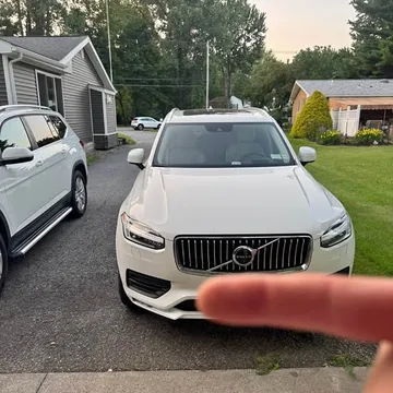 2021 Volvo XC90 · T5 Momentum Sport Utility 4D