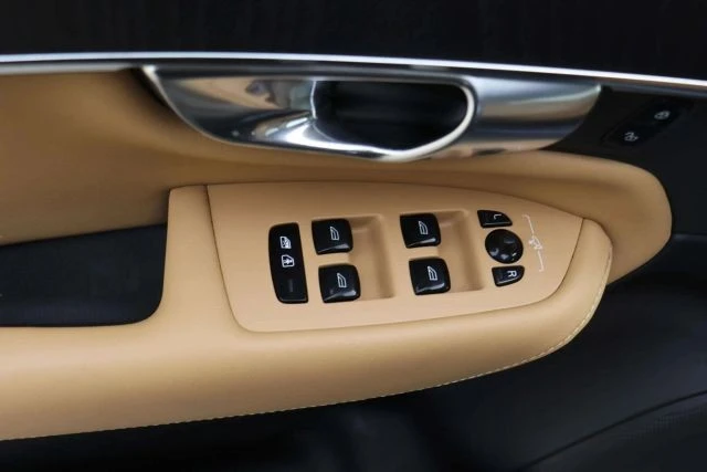 2021 Volvo XC90 2nd Gen - Image 15 of 21