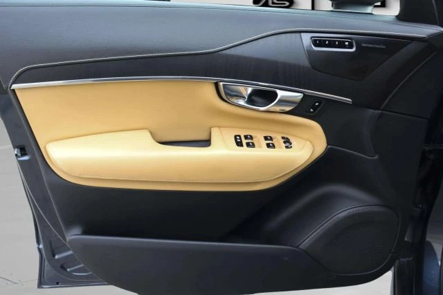 2021 Volvo XC90 2nd Gen - Image 14 of 21