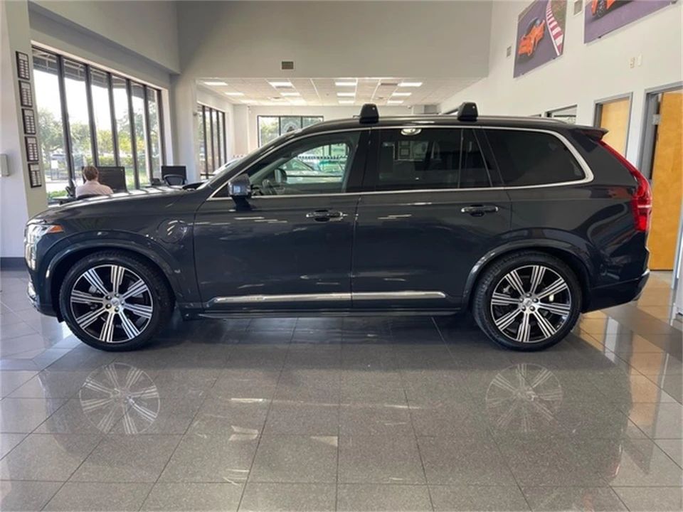 2021 Volvo XC90 2nd Gen - Image 2 of 31