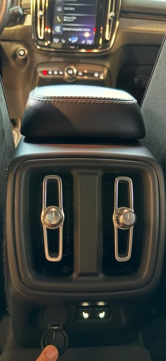2021 Volvo XC40 - Image 9 of 20
