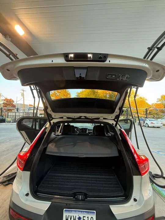 2021 Volvo XC40 - Image 8 of 20