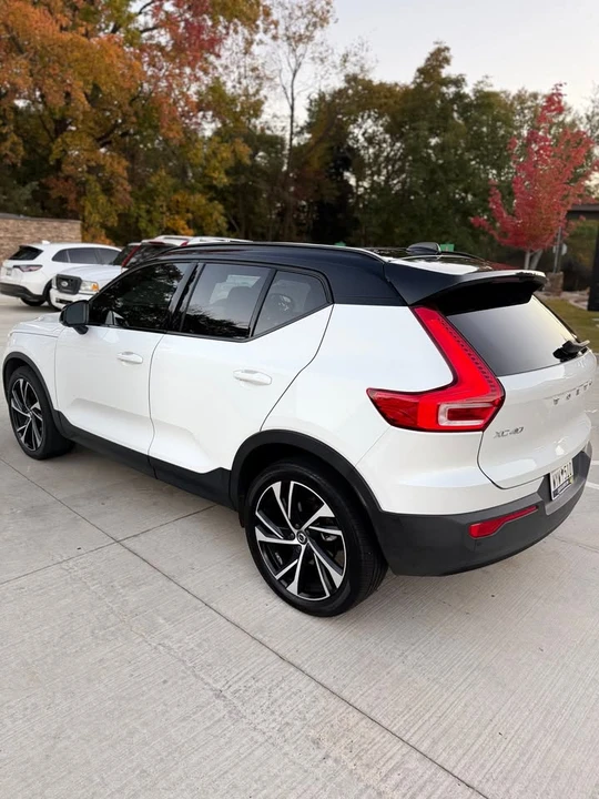 2021 Volvo XC40 - Image 4 of 20