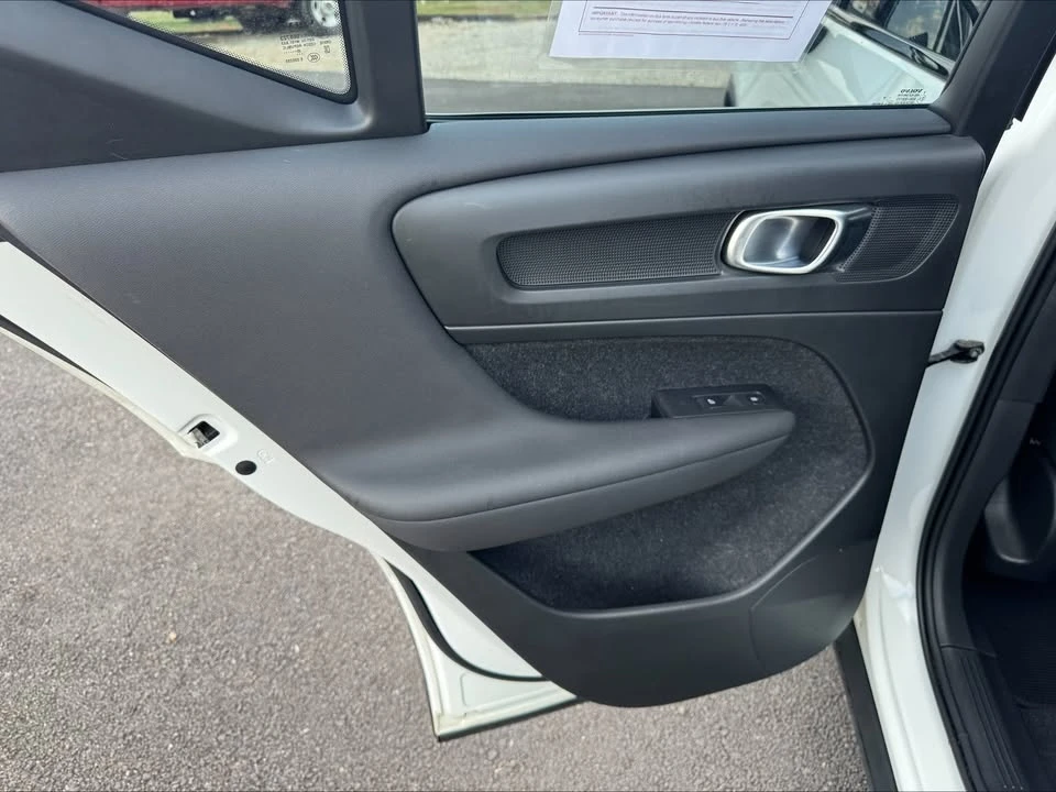 2021 Volvo XC40 - Image 15 of 21