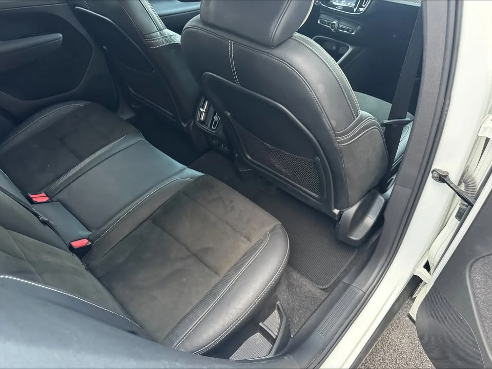 2021 Volvo XC40 - Image 18 of 21