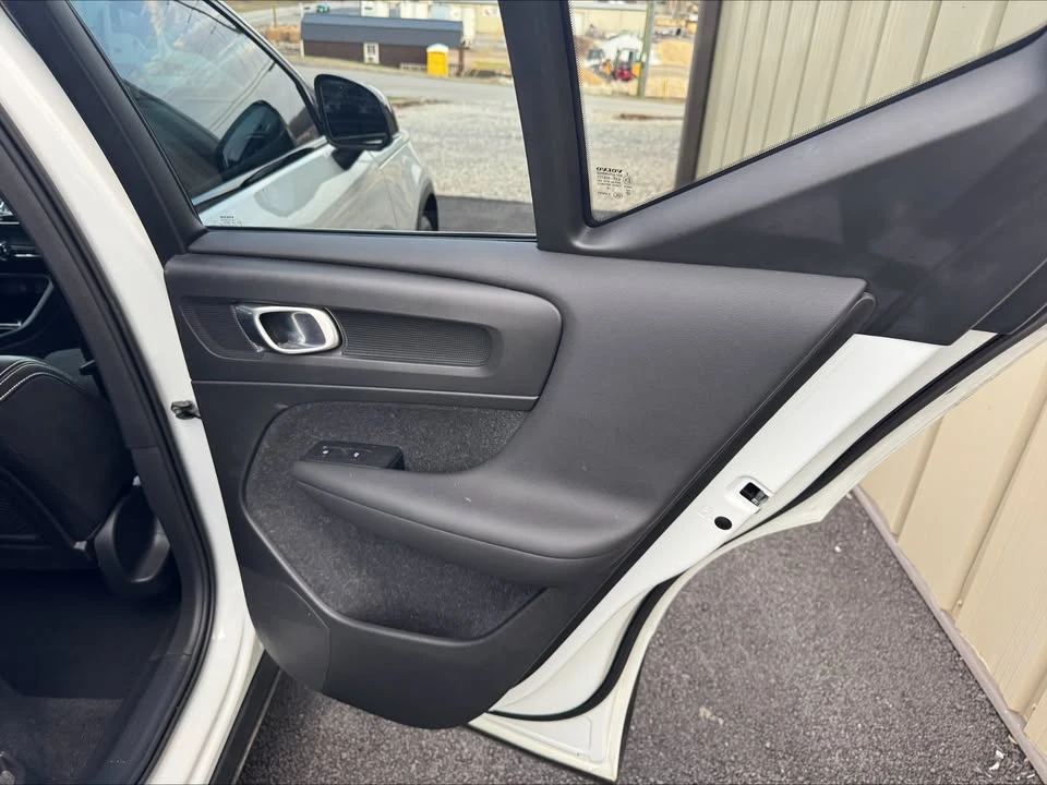 2021 Volvo XC40 - Image 19 of 21