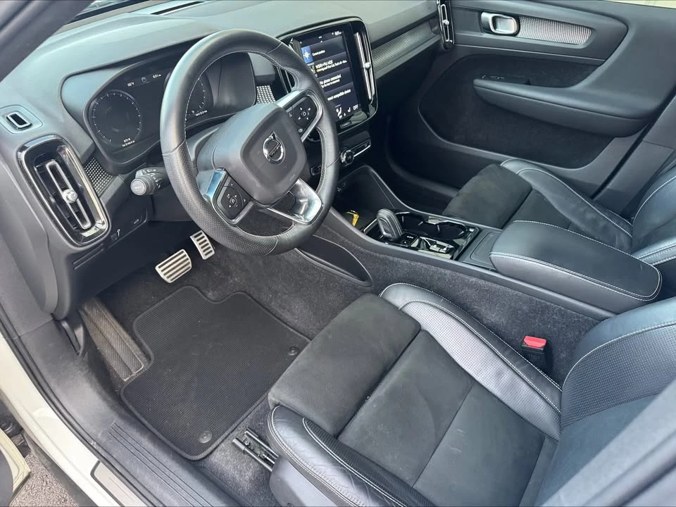 2021 Volvo XC40 - Image 12 of 21