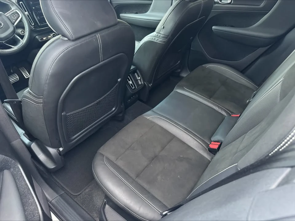 2021 Volvo XC40 - Image 14 of 21