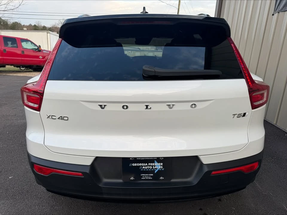 2021 Volvo XC40 - Image 9 of 21