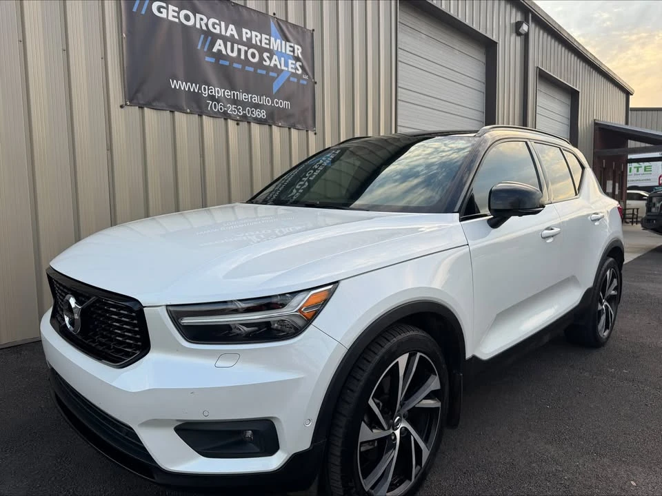 2021 Volvo XC40 - Image 2 of 21