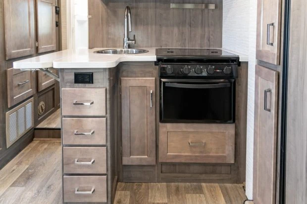 2021 Winnebago - Image 5 of 11