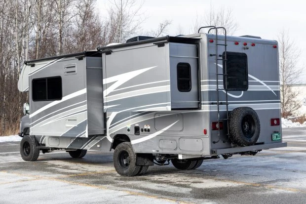 2021 Winnebago - Image 2 of 11