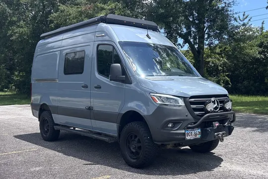 2021 Winnebago Revel 4×4