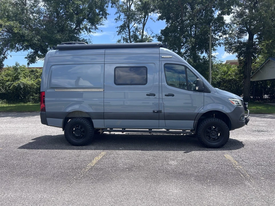 2021 Winnebago - Image 4 of 31