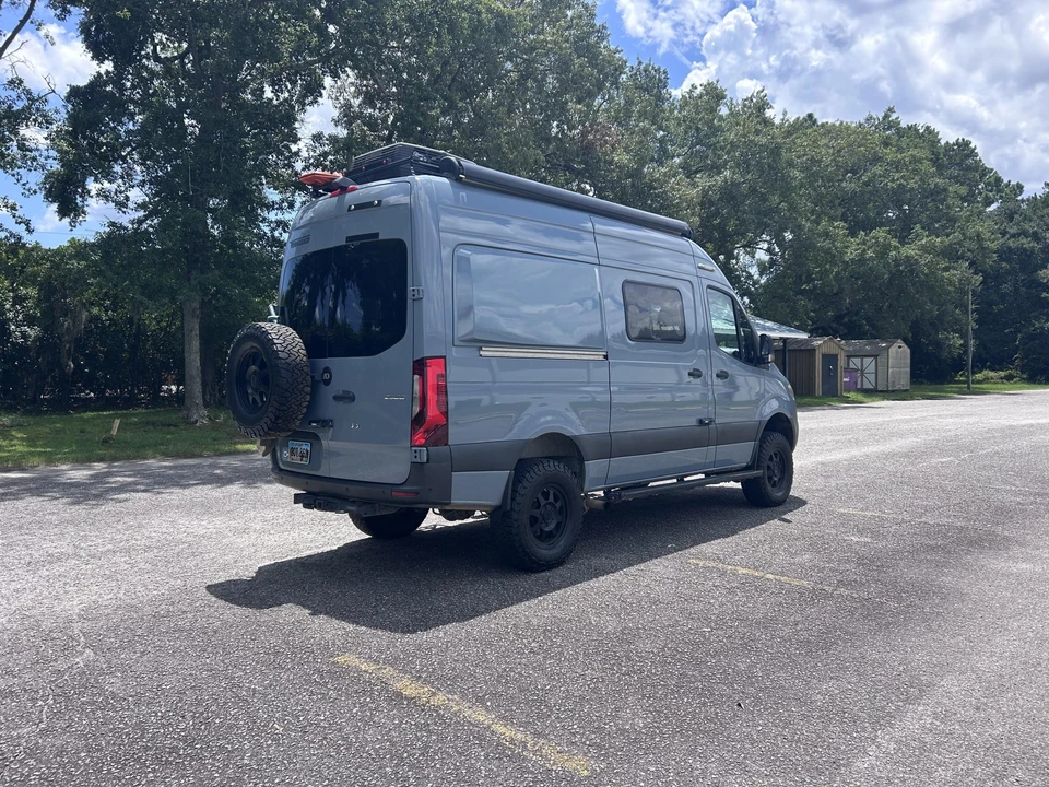 2021 Winnebago - Image 5 of 31