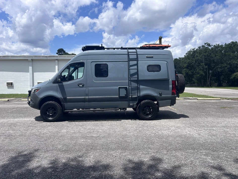 2021 Winnebago - Image 8 of 31