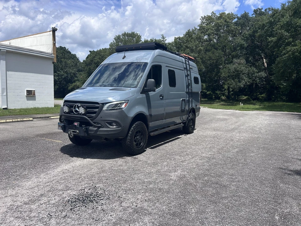 2021 Winnebago - Image 9 of 31
