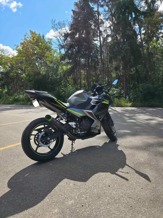 2021 Kawasaki Ninja - Image 4 of 4