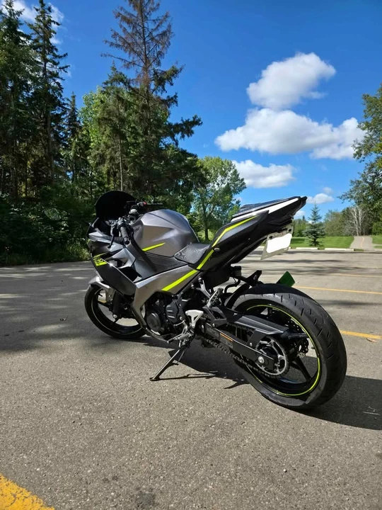 2021 Kawasaki Ninja - Image 2 of 4
