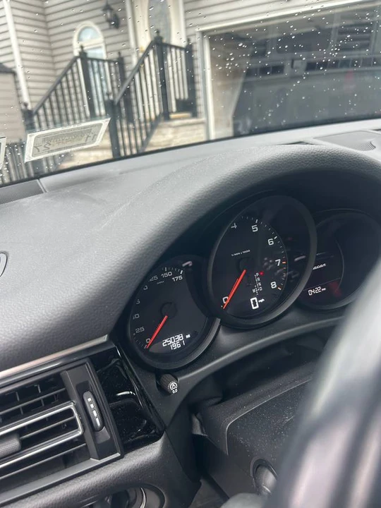 2021 Porsche Macan - Image 6 of 7
