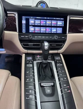 2021 Porsche Macan - Image 8 of 15