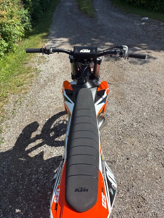 2021 KTM - Image 5 of 6