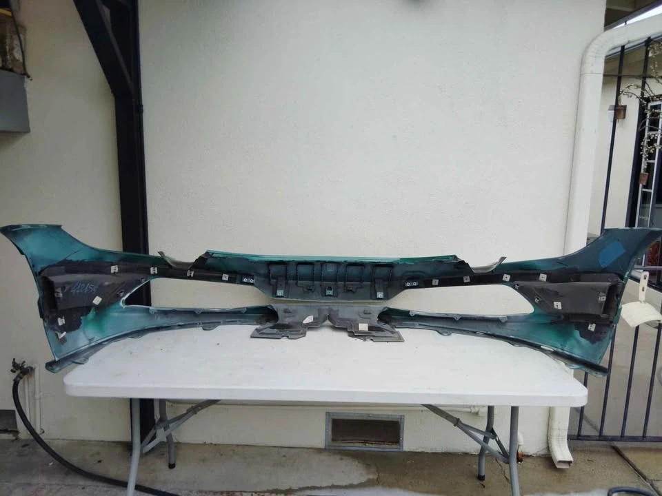 2022 Parts & Memorabilia Bodywork - Image 4 of 10