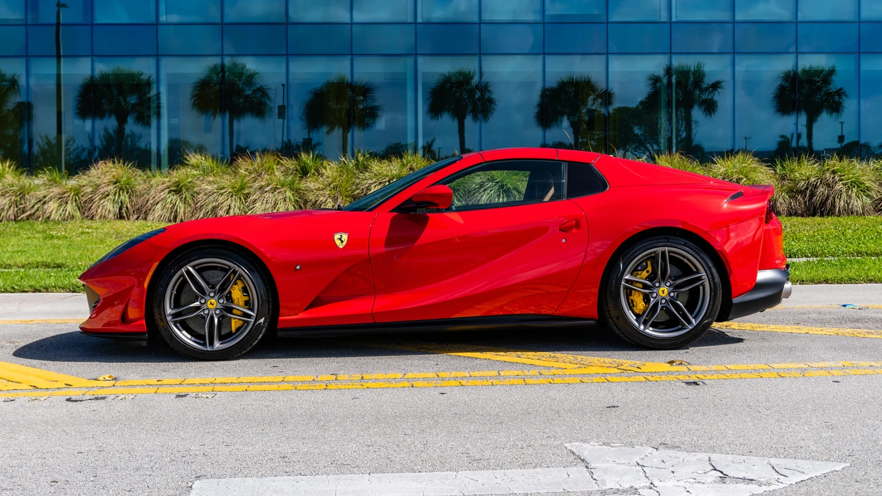 2022 Ferrari 812 GTS - Image 9 of 31