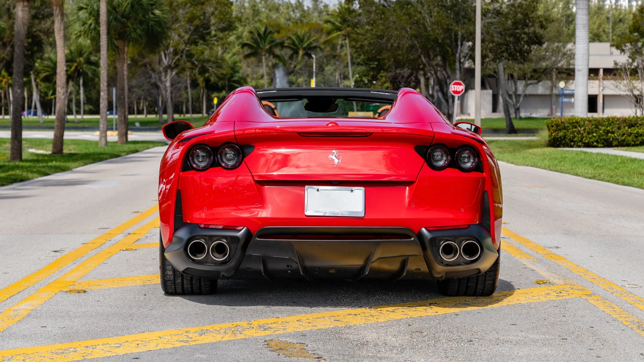 2022 Ferrari 812 GTS - Image 15 of 31
