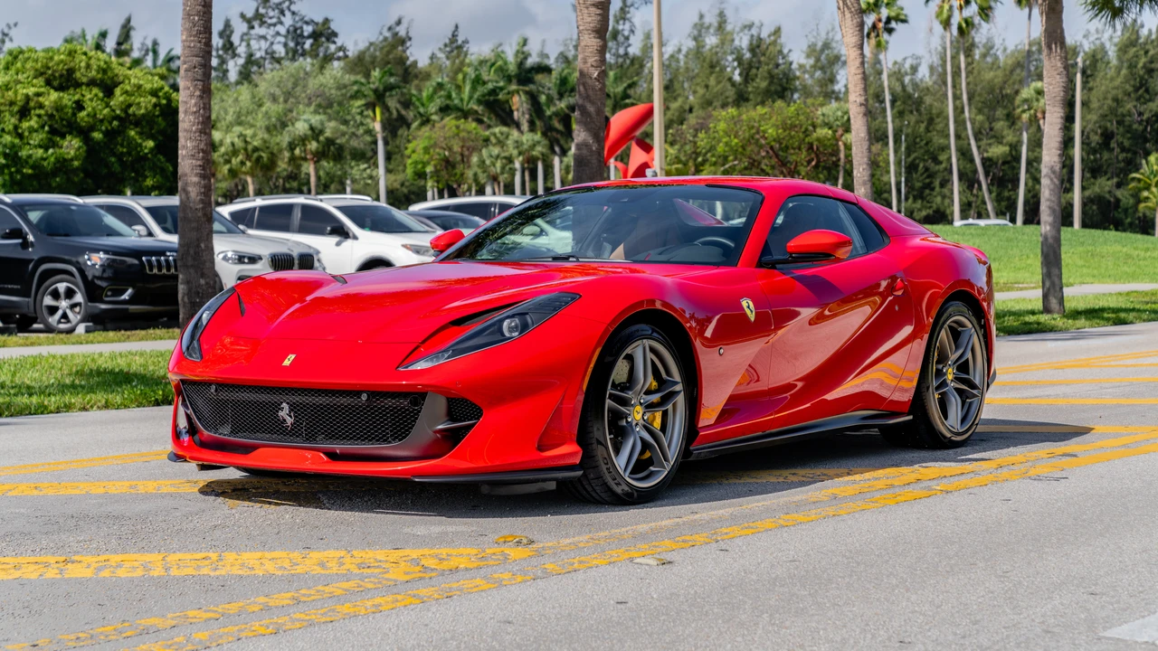 2022 Ferrari 812 GTS - Image 2 of 31