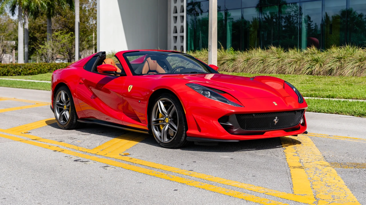 2022 Ferrari 812 GTS - Image 12 of 31