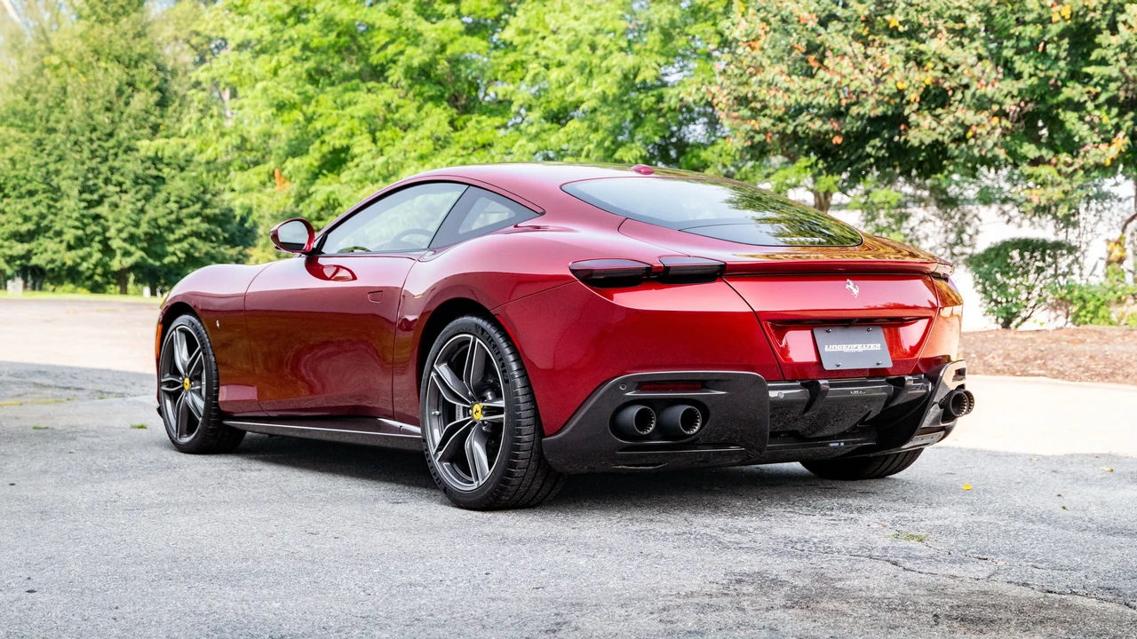 2022 Ferrari Roma - Image 9 of 31