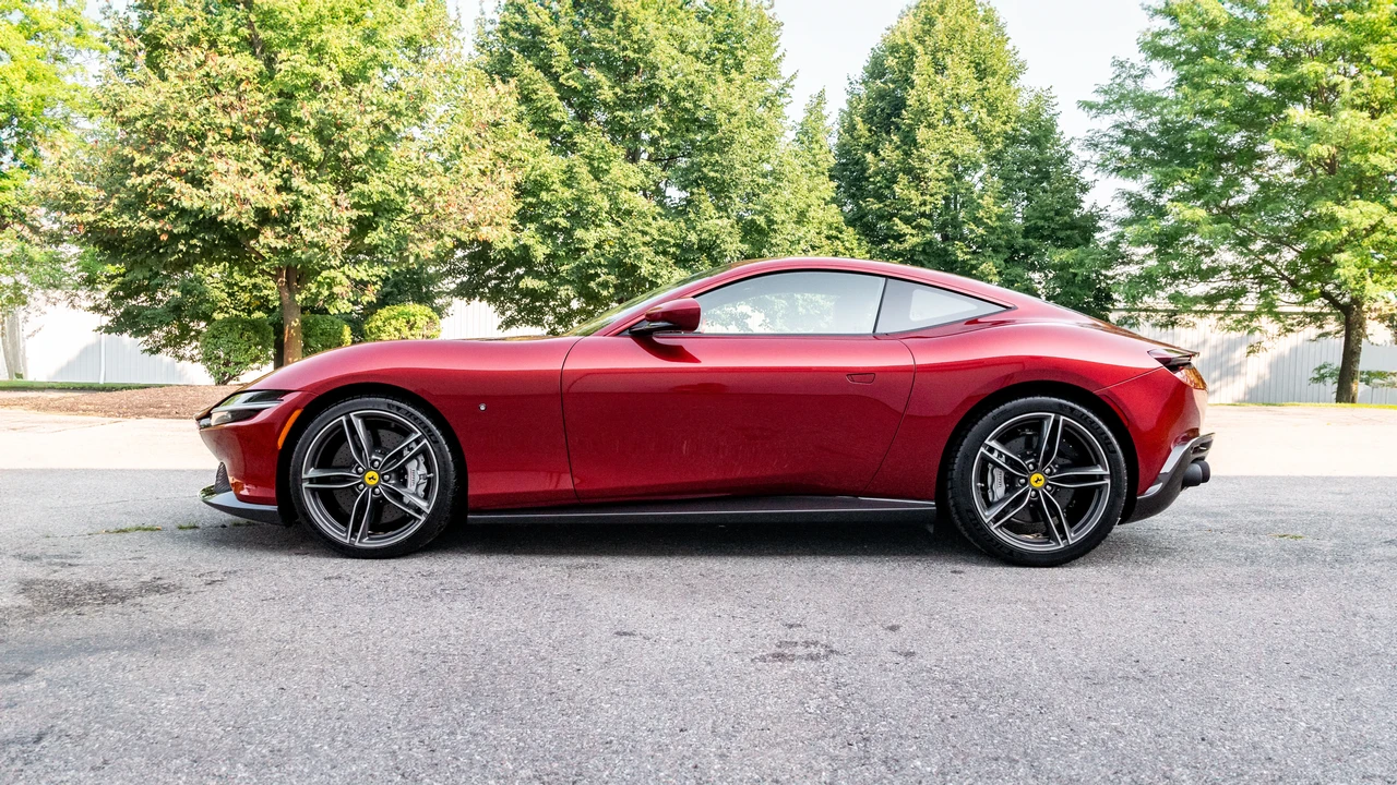 2022 Ferrari Roma - Image 7 of 31