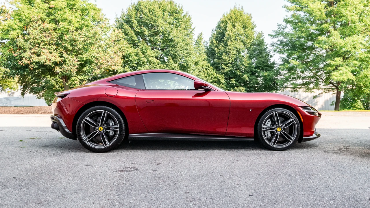 2022 Ferrari Roma - Image 6 of 31