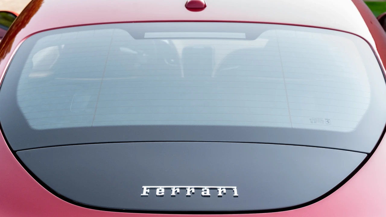 2022 Ferrari Roma - Image 24 of 31