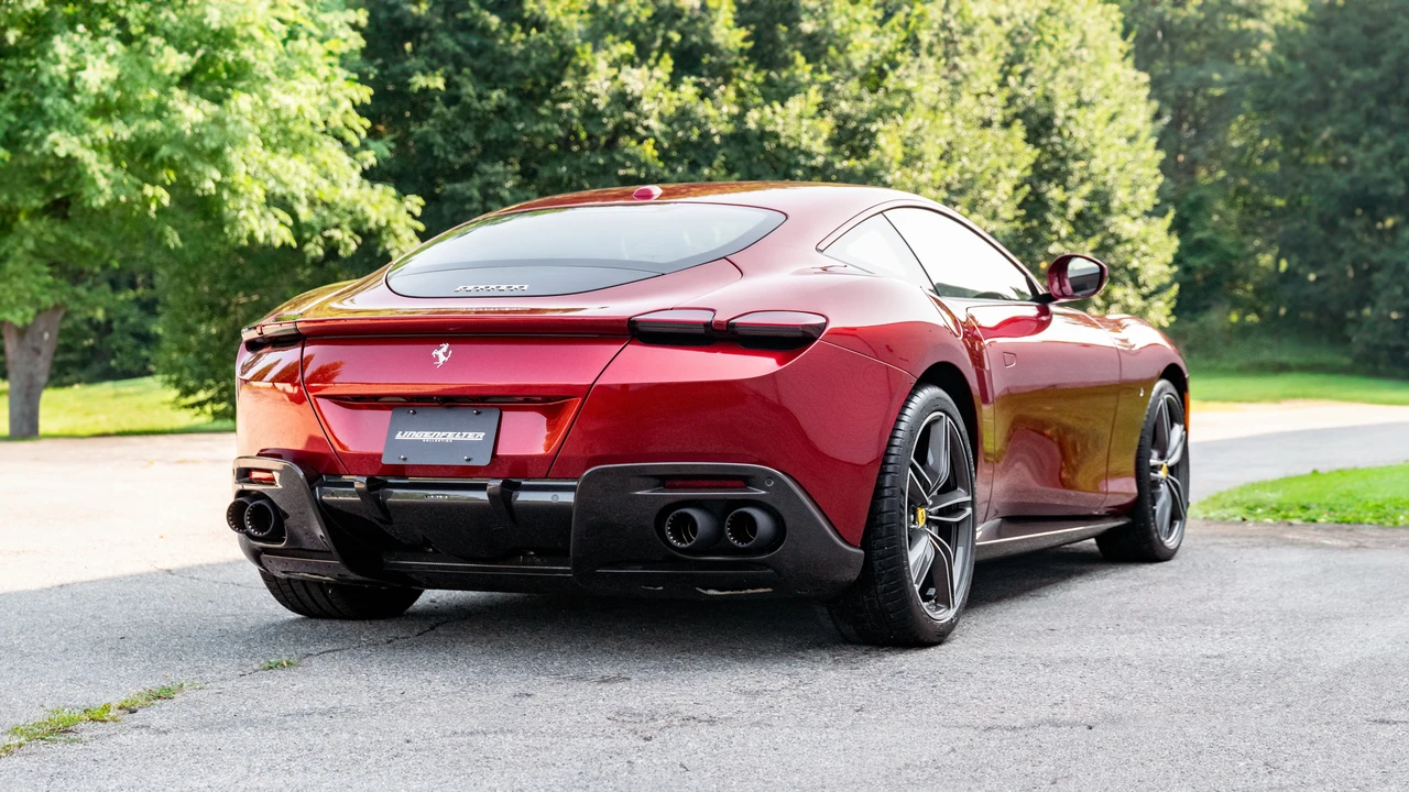 2022 Ferrari Roma - Image 8 of 31