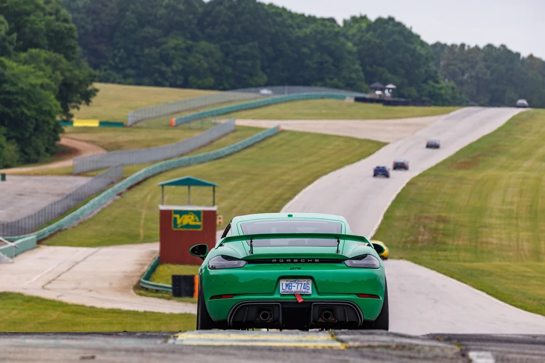 2022 Porsche 718 Cayman GT4 - Image 5 of 8