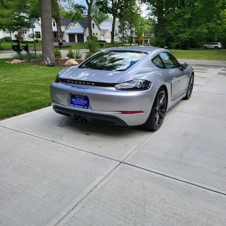 2022 Porsche 718 Cayman T - Image 2 of 3