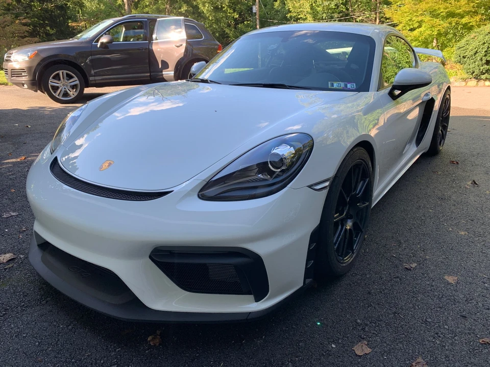 2022 Porsche 718 Cayman GT4 - Image 3 of 23