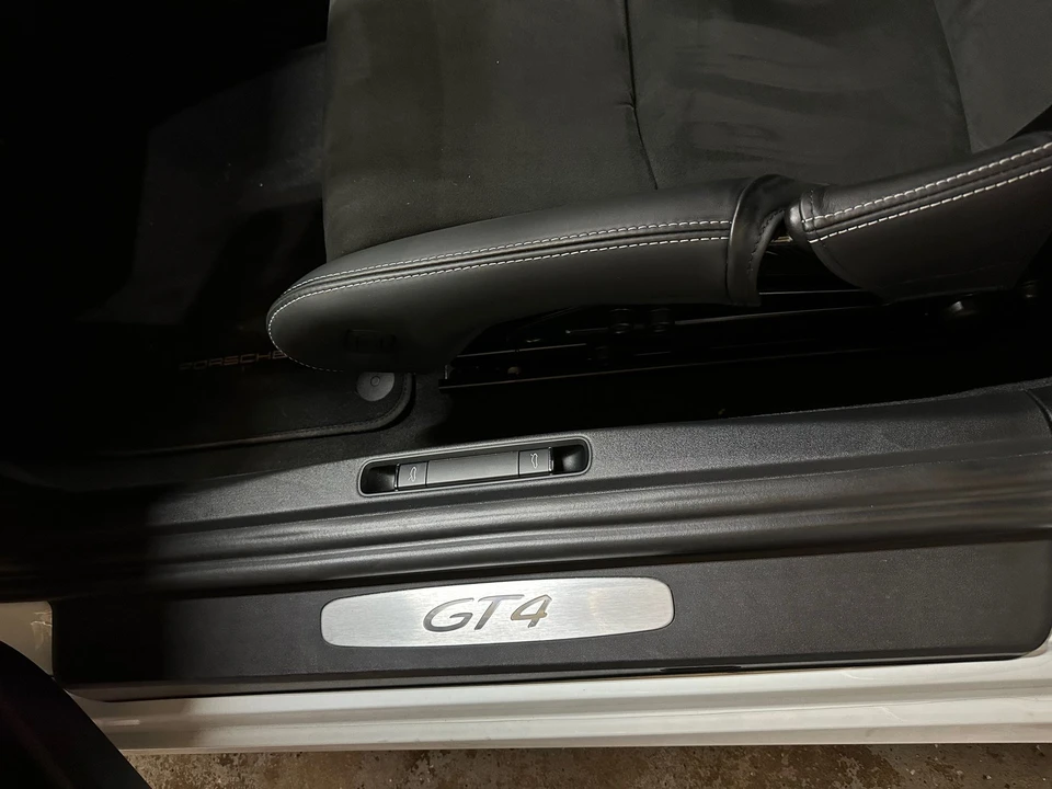 2022 Porsche 718 Cayman GT4 - Image 10 of 23