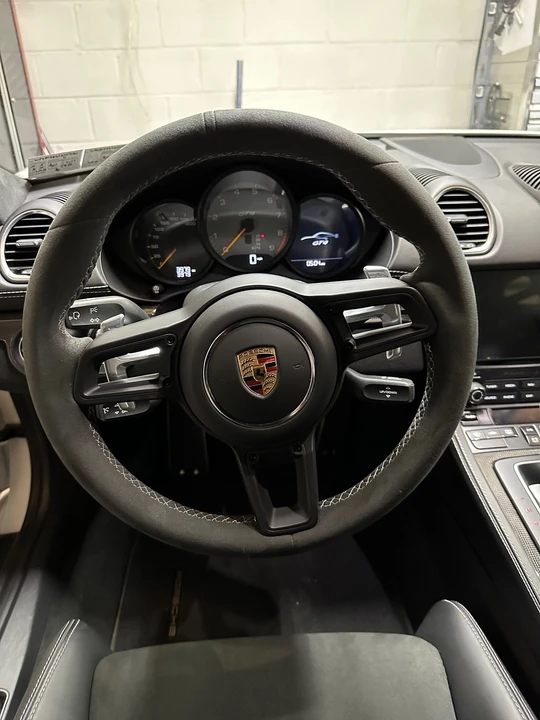 2022 Porsche 718 Cayman GT4 - Image 9 of 23