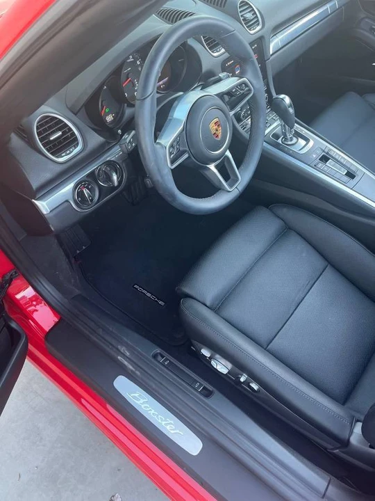 2022 Porsche 718 Boxster - Image 15 of 19