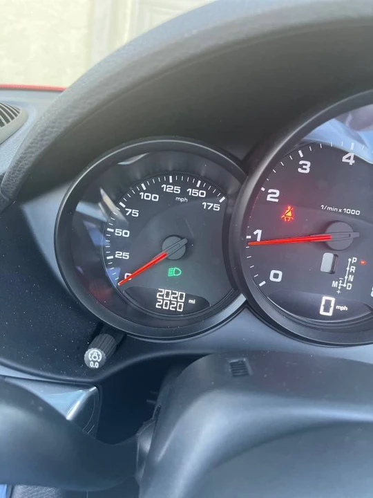 2022 Porsche 718 Boxster - Image 16 of 19