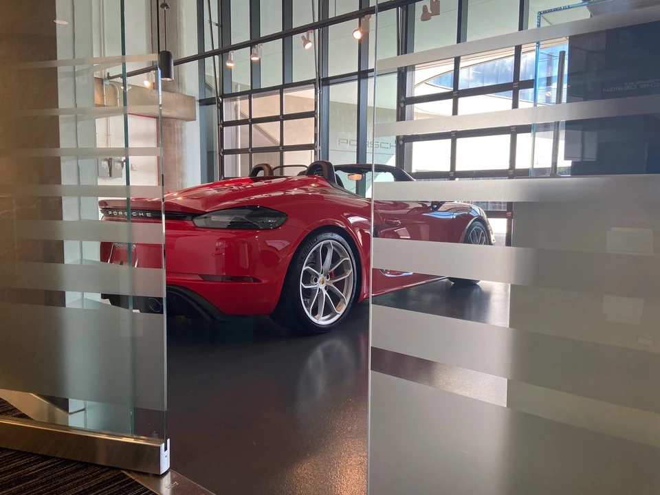 2022 Porsche 718 Boxster Spyder - Image 2 of 10