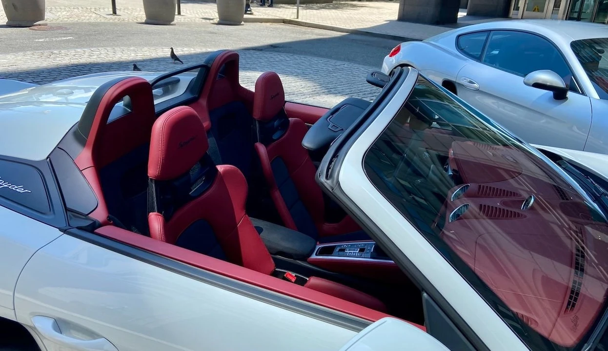 2022 Porsche 718 Boxster Spyder - Image 2 of 8