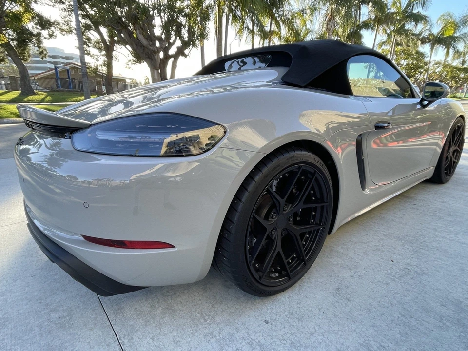 2022 Porsche - Image 8 of 12