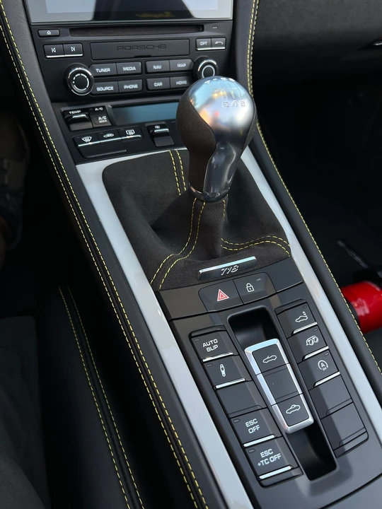 2022 Porsche 718 Boxster Spyder - Image 14 of 20