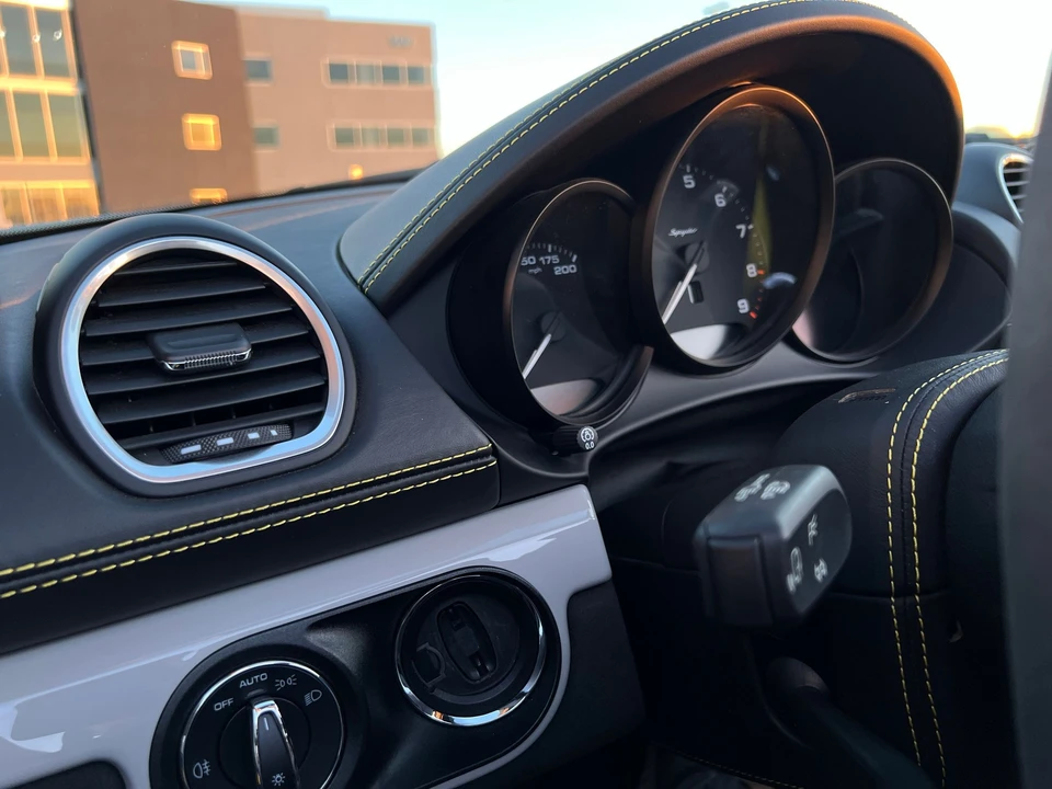 2022 Porsche 718 Boxster Spyder - Image 12 of 20