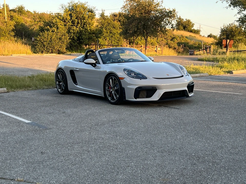2022 Porsche 718 Boxster Spyder - Image 4 of 20