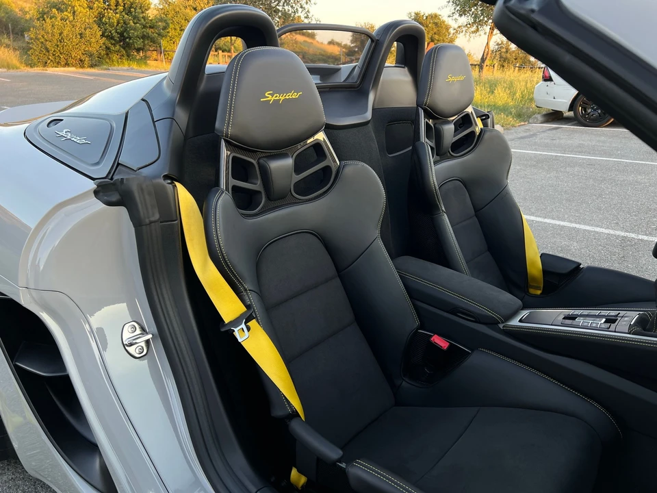 2022 Porsche 718 Boxster Spyder - Image 17 of 20